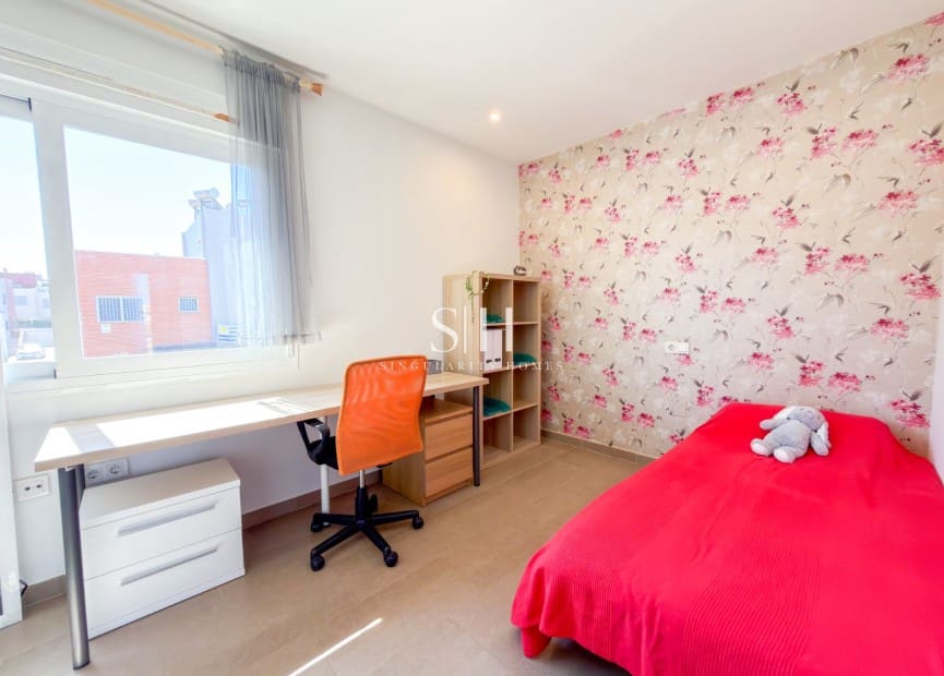 2 soverom Hus til salgs i Torrevieja med svømmebasseng garasje - € 249 000 (Ref: 9943267)