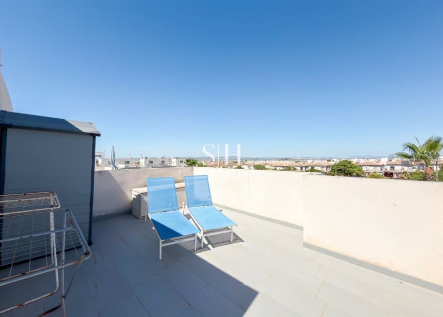 2 soverom Hus til salgs i Torrevieja med svømmebasseng garasje - € 249 000 (Ref: 9943267)