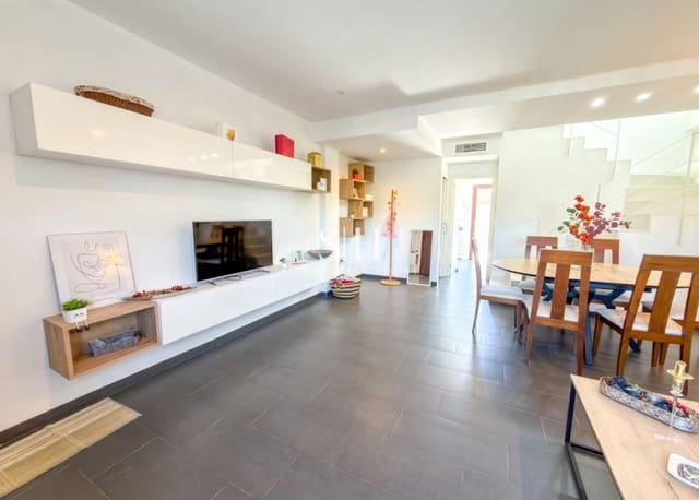 2 soverom Hus til salgs i Parque Acuático - Sector 25, Torrevieja med svømmebasseng garasje - € 249 000 (Ref: 9943267)