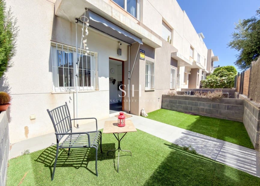 2 soverom Hus til salgs i Torrevieja med svømmebasseng garasje - € 249 000 (Ref: 9943267)