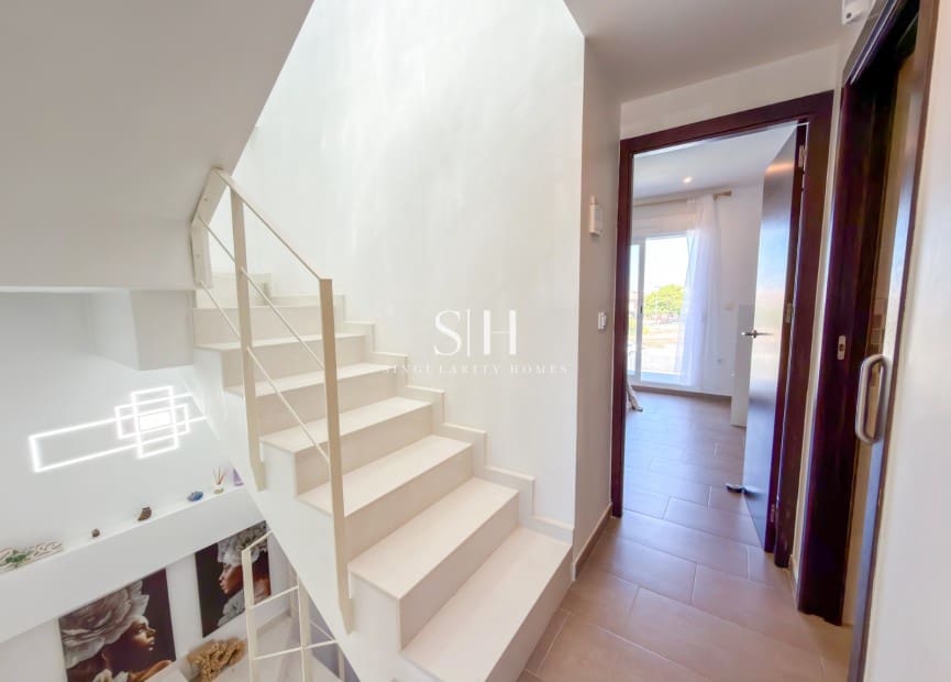 2 soverom Hus til salgs i Torrevieja med svømmebasseng garasje - € 249 000 (Ref: 9943267)