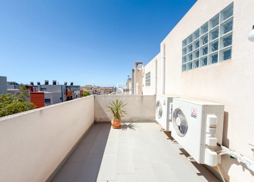 2 soverom Hus til salgs i Torrevieja med svømmebasseng garasje - € 249 000 (Ref: 9943267)