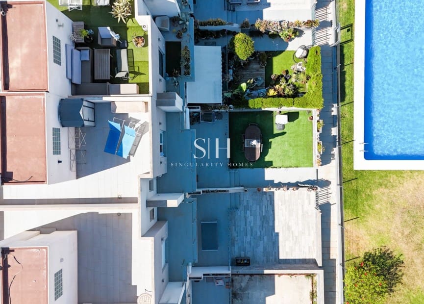 2 soverom Hus til salgs i Torrevieja med svømmebasseng garasje - € 249 000 (Ref: 9943267)