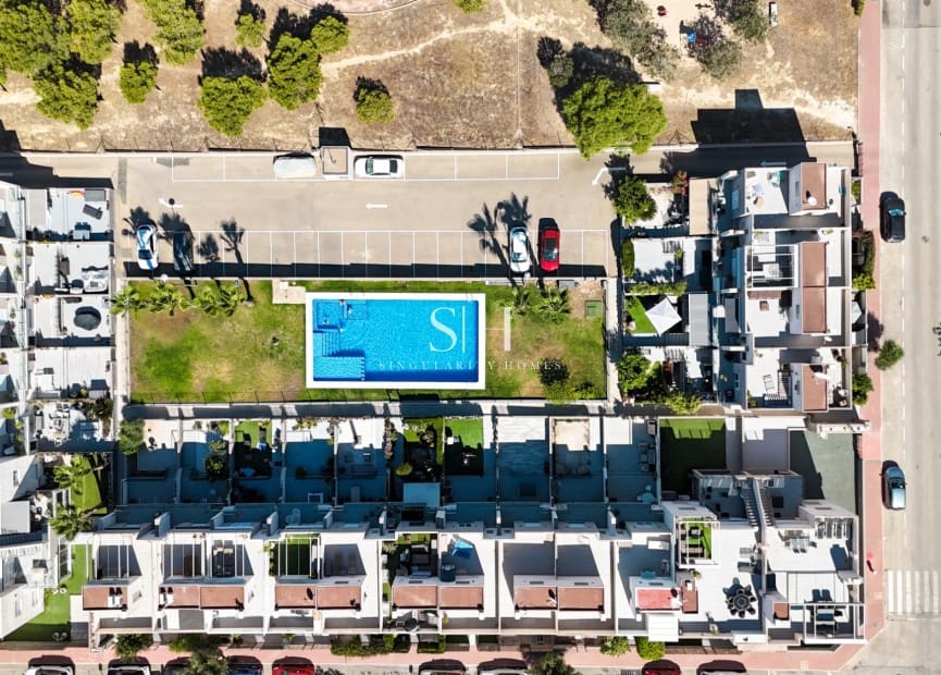 2 soverom Hus til salgs i Torrevieja med svømmebasseng garasje - € 249 000 (Ref: 9943267)