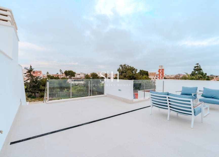 3 bedroom Villa for sale in Los Alcazares with pool garage - € 467,000 (Ref: 9958466)