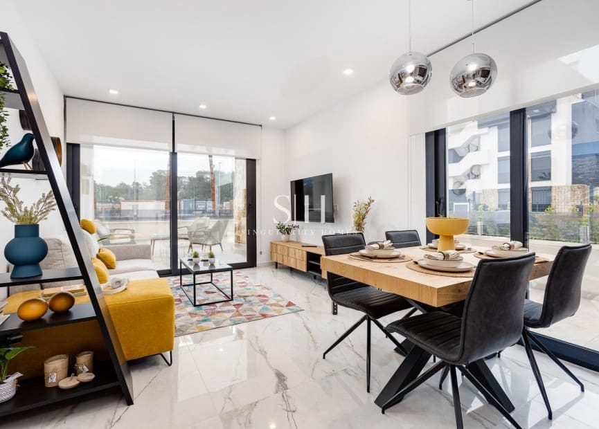 3 soverom Villa til salgs i Ciudad Quesada med svømmebasseng garasje - € 588 000 (Ref: 9961560)