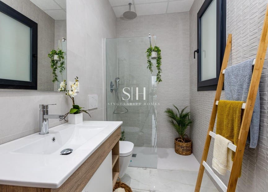 3 soverom Villa til salgs i Ciudad Quesada med svømmebasseng garasje - € 588 000 (Ref: 9961560)