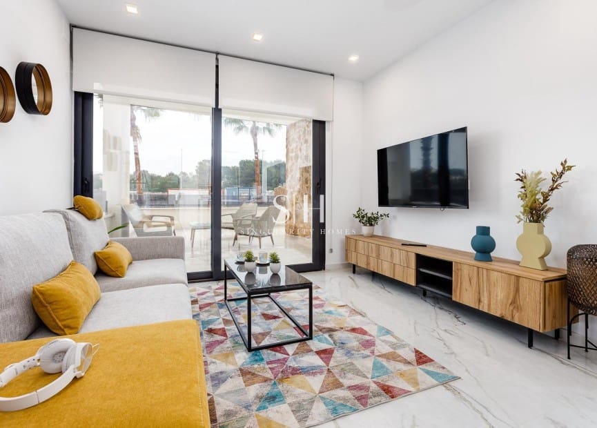 3 soverom Villa til salgs i Ciudad Quesada med svømmebasseng garasje - € 588 000 (Ref: 9961560)