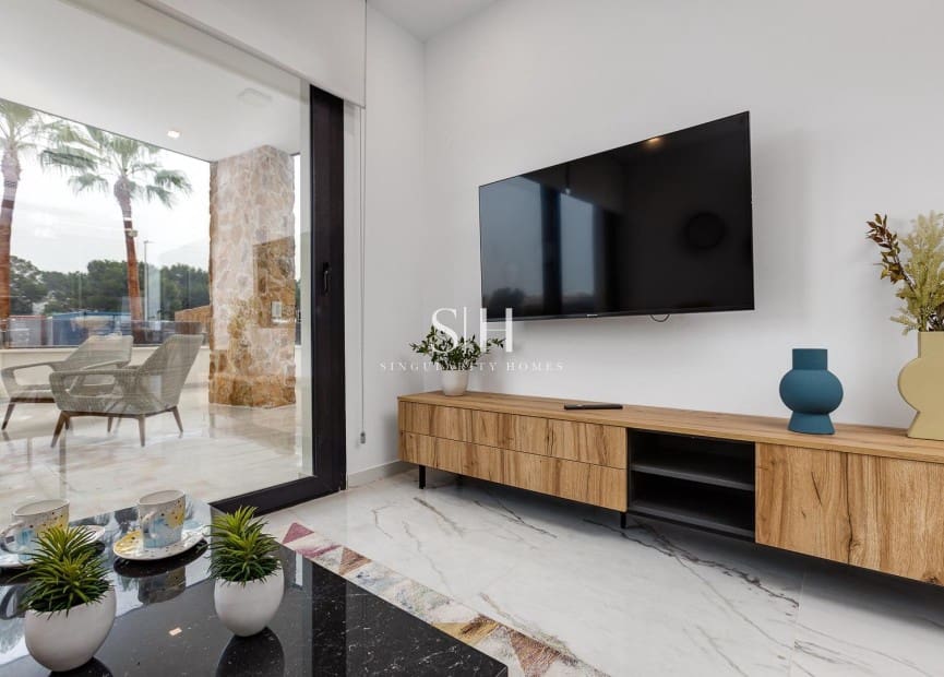 3 soverom Villa til salgs i Ciudad Quesada med svømmebasseng garasje - € 588 000 (Ref: 9961560)