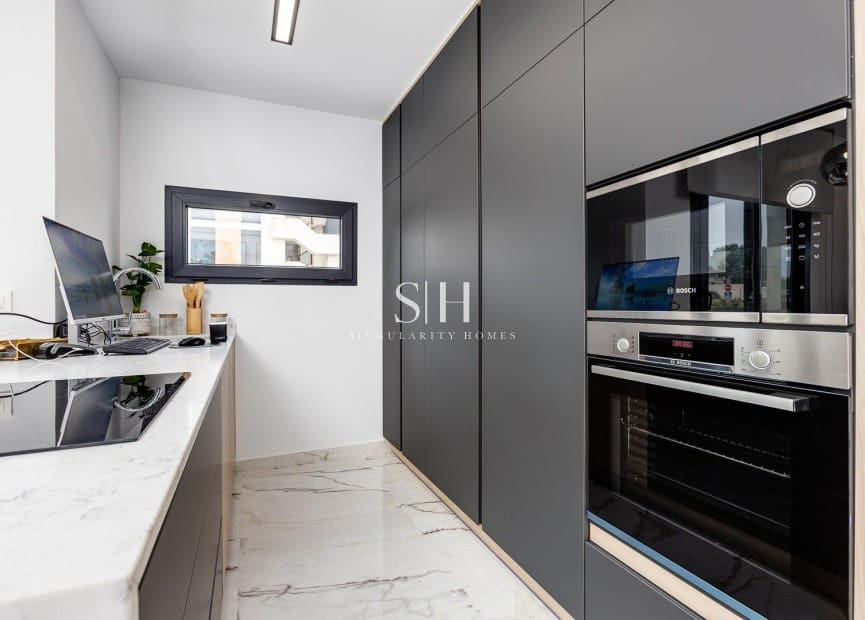 3 soverom Villa til salgs i Ciudad Quesada med svømmebasseng garasje - € 588 000 (Ref: 9961560)