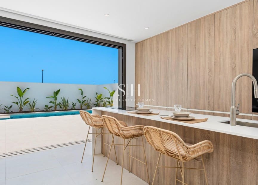3 bedroom Villa for sale in Los Alcazares with pool garage - € 499,900 (Ref: 9961562)