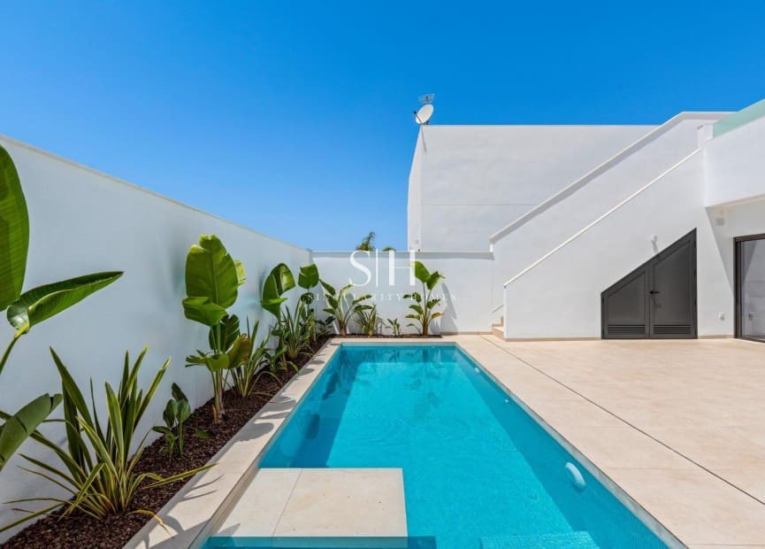 3 bedroom Villa for sale in Los Alcazares with pool garage - € 499,900 (Ref: 9961562)