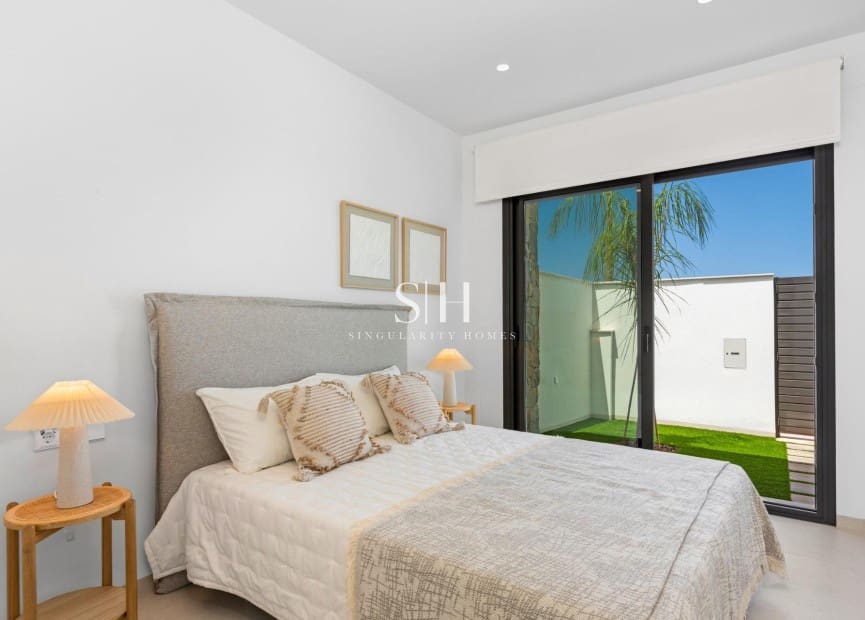 3 bedroom Villa for sale in Los Alcazares with pool garage - € 499,900 (Ref: 9961562)