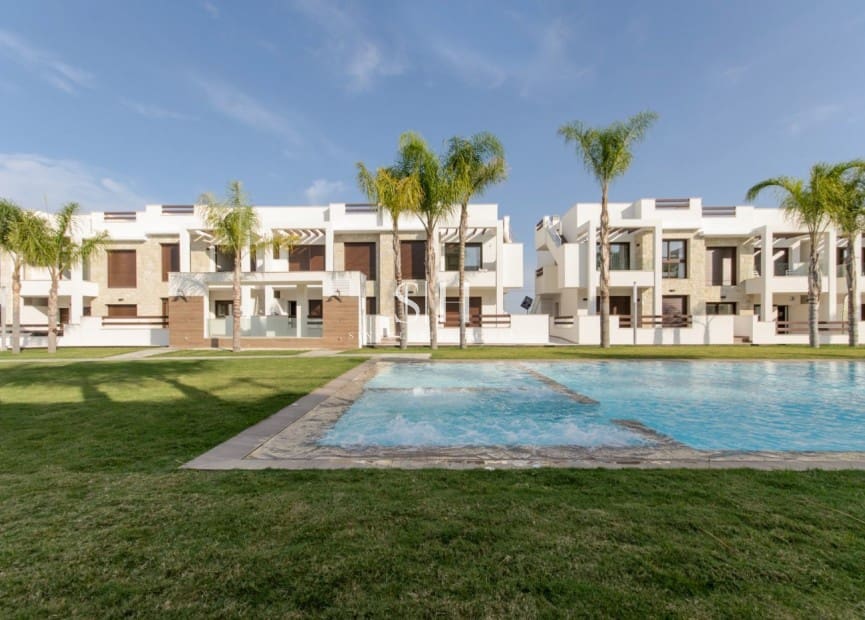 3 soveværelse Bungalow til salg i Los Balcones med swimmingpool garage - € 330.000 (Ref: 9972517)