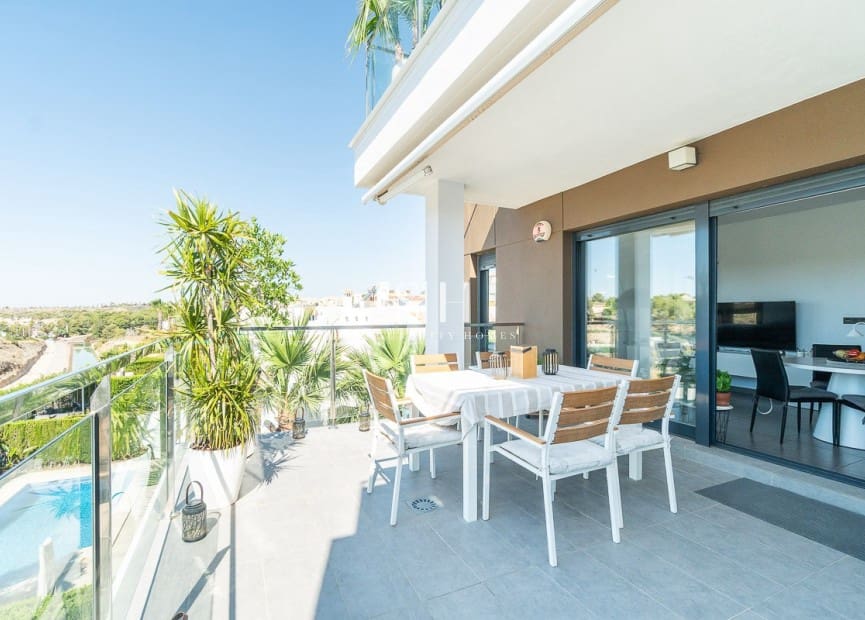 3 makuuhuone Kattohuoneisto myytävänä paikassa Orihuela Costa mukana uima-altaan 
autotalli - 349 900 € (Ref: 9972525)