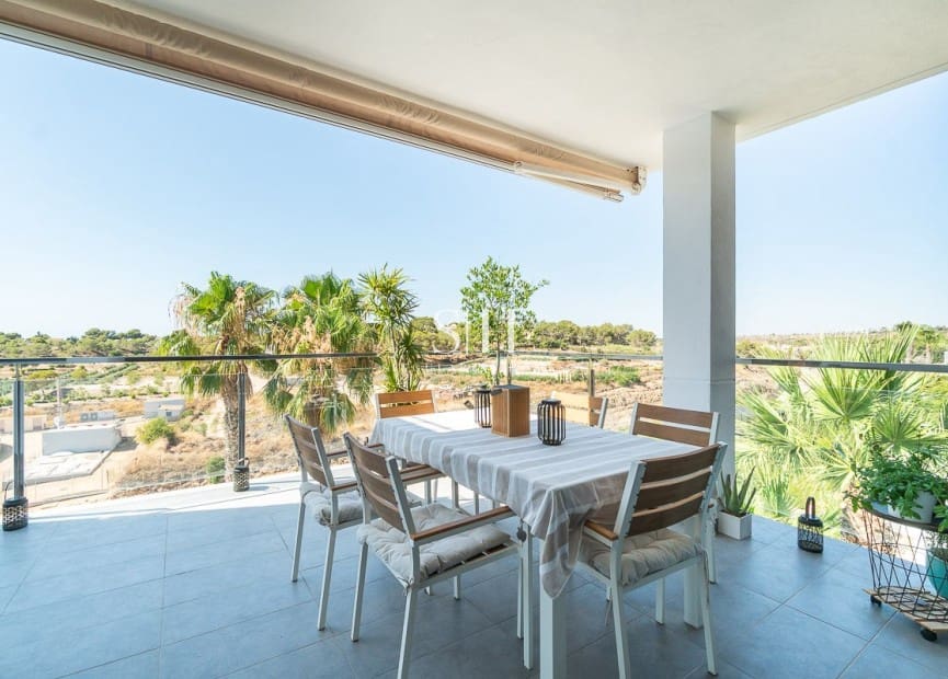 3 makuuhuone Kattohuoneisto myytävänä paikassa Orihuela Costa mukana uima-altaan 
autotalli - 349 900 € (Ref: 9972525)