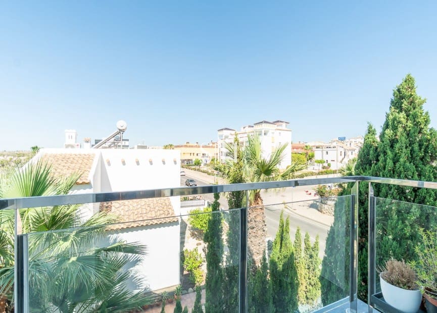 3 makuuhuone Kattohuoneisto myytävänä paikassa Orihuela Costa mukana uima-altaan 
autotalli - 349 900 € (Ref: 9972525)