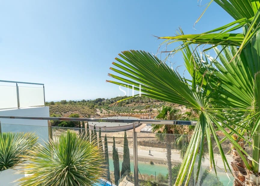 3 makuuhuone Kattohuoneisto myytävänä paikassa Orihuela Costa mukana uima-altaan 
autotalli - 349 900 € (Ref: 9972525)