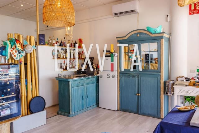 Comercial para arrendar em San Eugenio, Adeje - 1 000 € (Ref: 10027372)