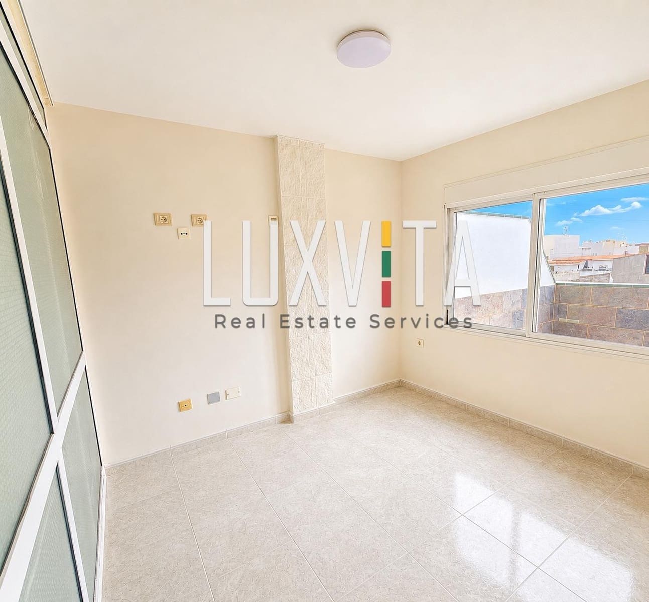 3 bedroom Penthouse for sale in Guargacho with garage - € 285,000 (Ref: 10037488)