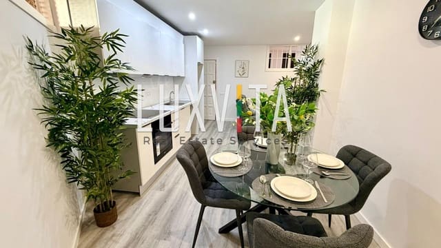 2 soverom Leilighet til salgs i Los Cristianos, Arona med svømmebasseng - € 289 000 (Ref: 10067989)