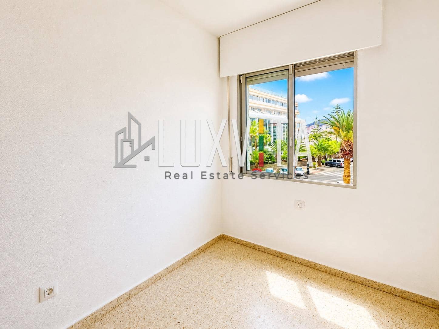 3 sovrum Lägenhet till salu i Los Cristianos med pool garage - 420 000 € (Ref: 10067990)