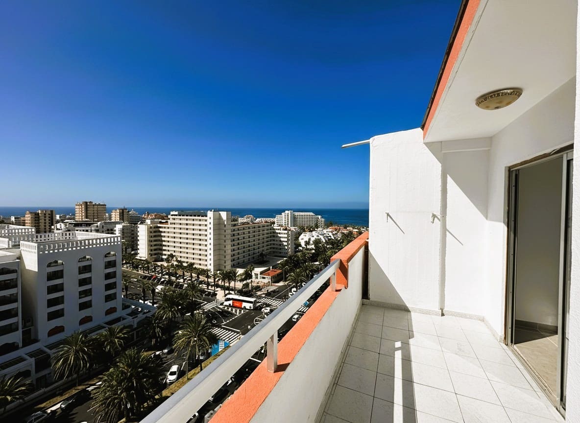 1 bedroom Apartment for sale in Playa de las Americas - € 280,000 (Ref: 10067991)