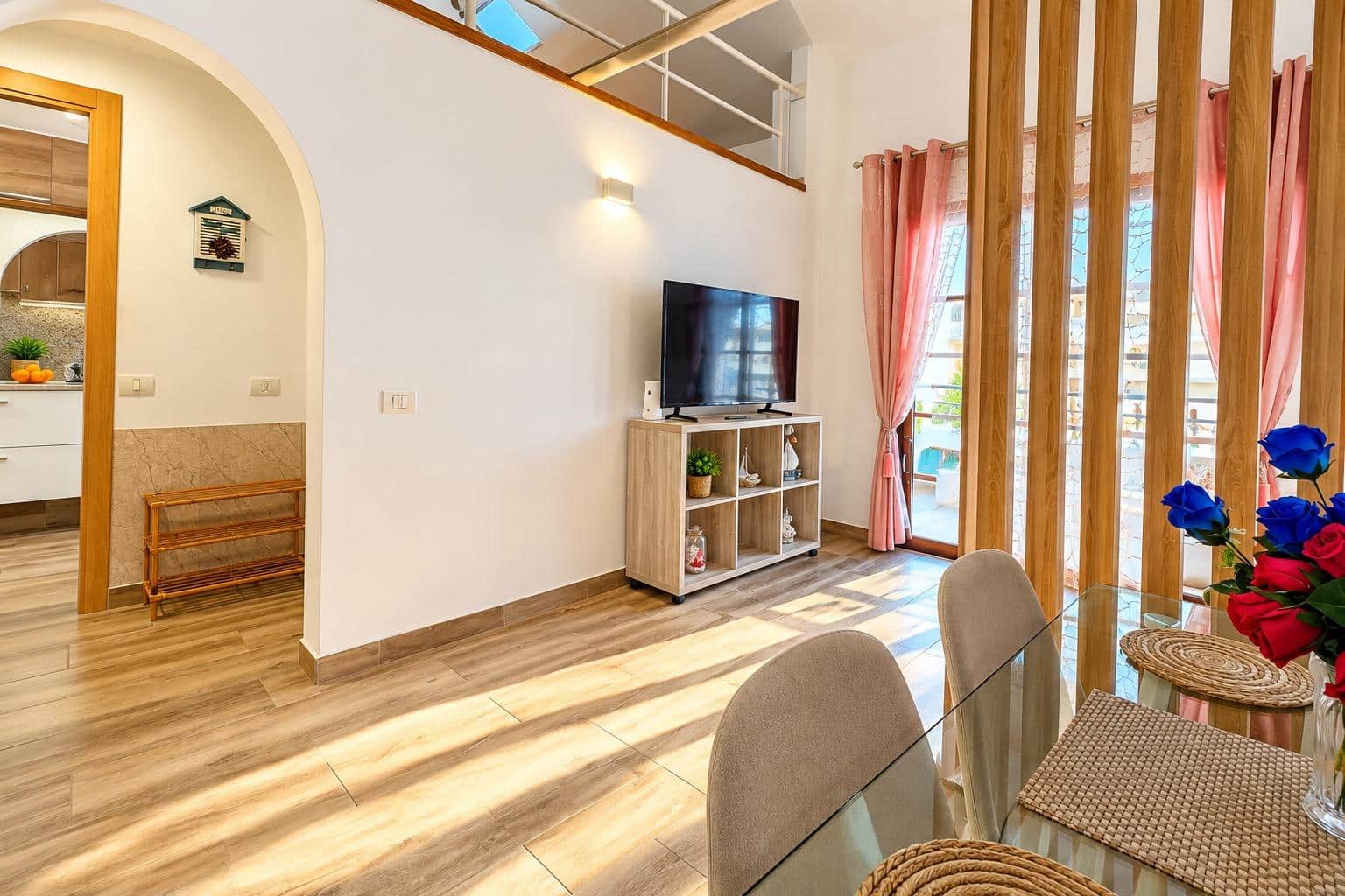 1 quarto Apartamento para venda em Los Cristianos com piscina - 275 000 € (Ref: 10161546)