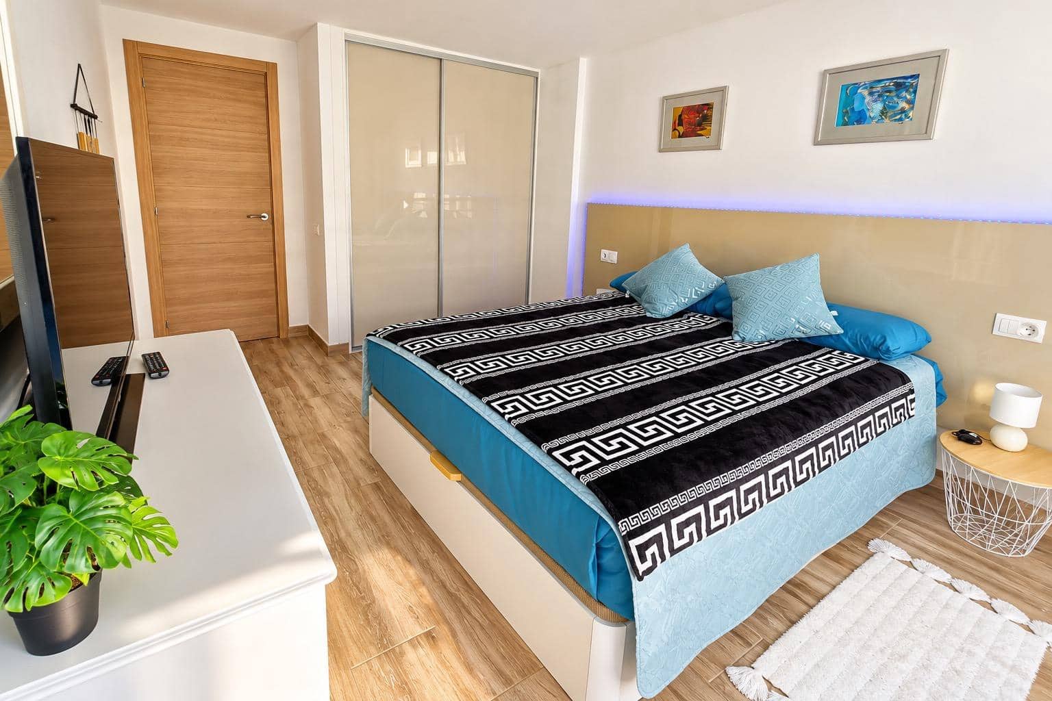 1 quarto Apartamento para venda em Los Cristianos com piscina - 275 000 € (Ref: 10161546)