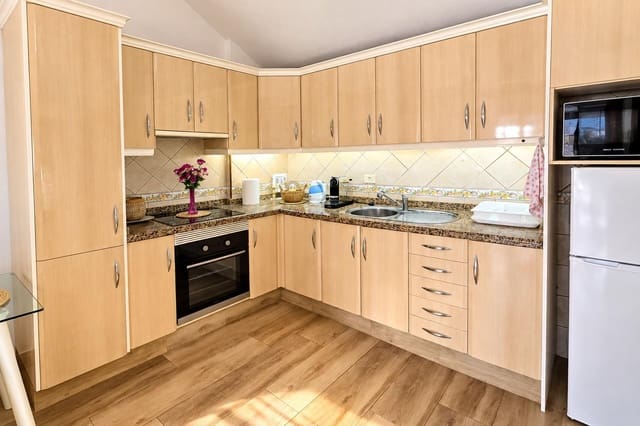 1 quarto Apartamento para venda em Los Cristianos, Arona com piscina - 275 000 € (Ref: 10161546)