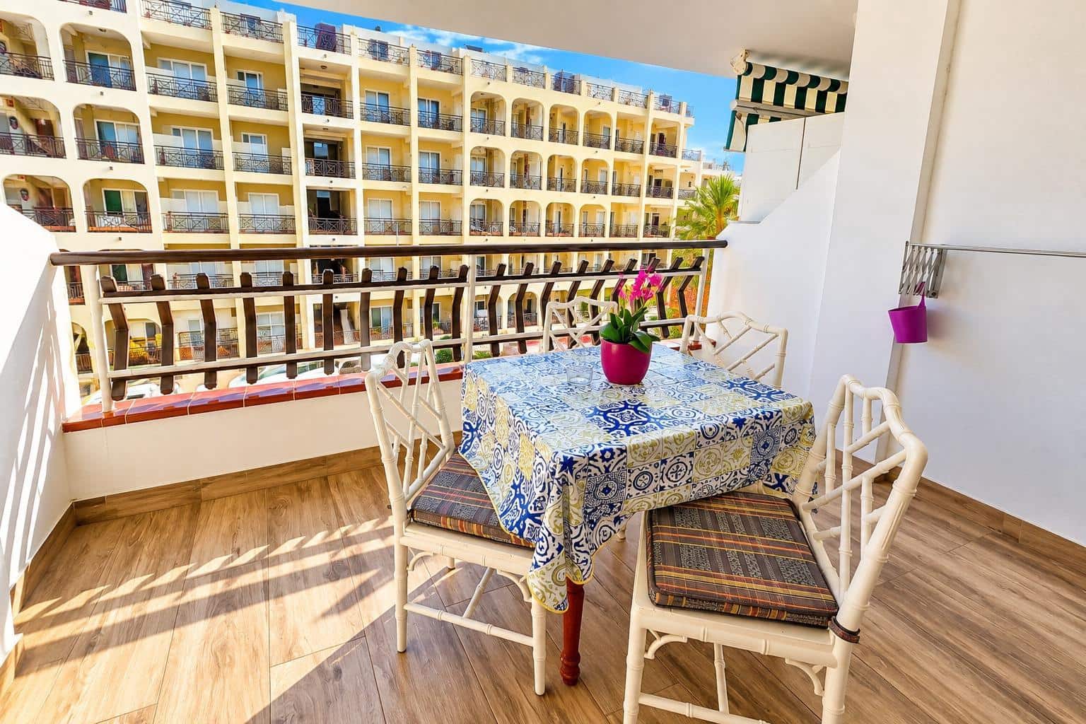 1 quarto Apartamento para venda em Los Cristianos com piscina - 275 000 € (Ref: 10161546)