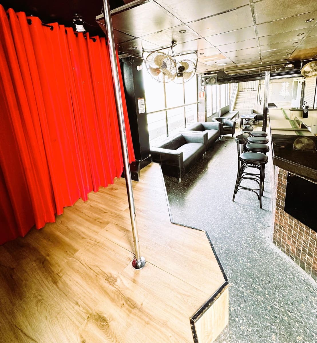 Erhverv til salg i Playa de las Americas - € 130.000 (Ref: 8213710)