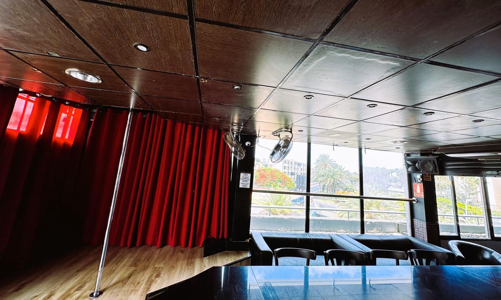 Erhverv til salg i Playa de las Americas - € 130.000 (Ref: 8213710)