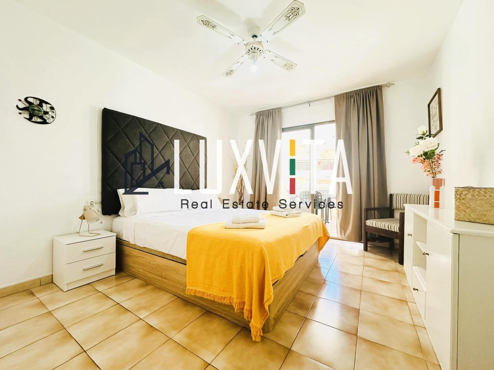 1 soverom Leilighet til salgs i Los Cristianos med svømmebasseng - € 290 000 (Ref: 8789654)