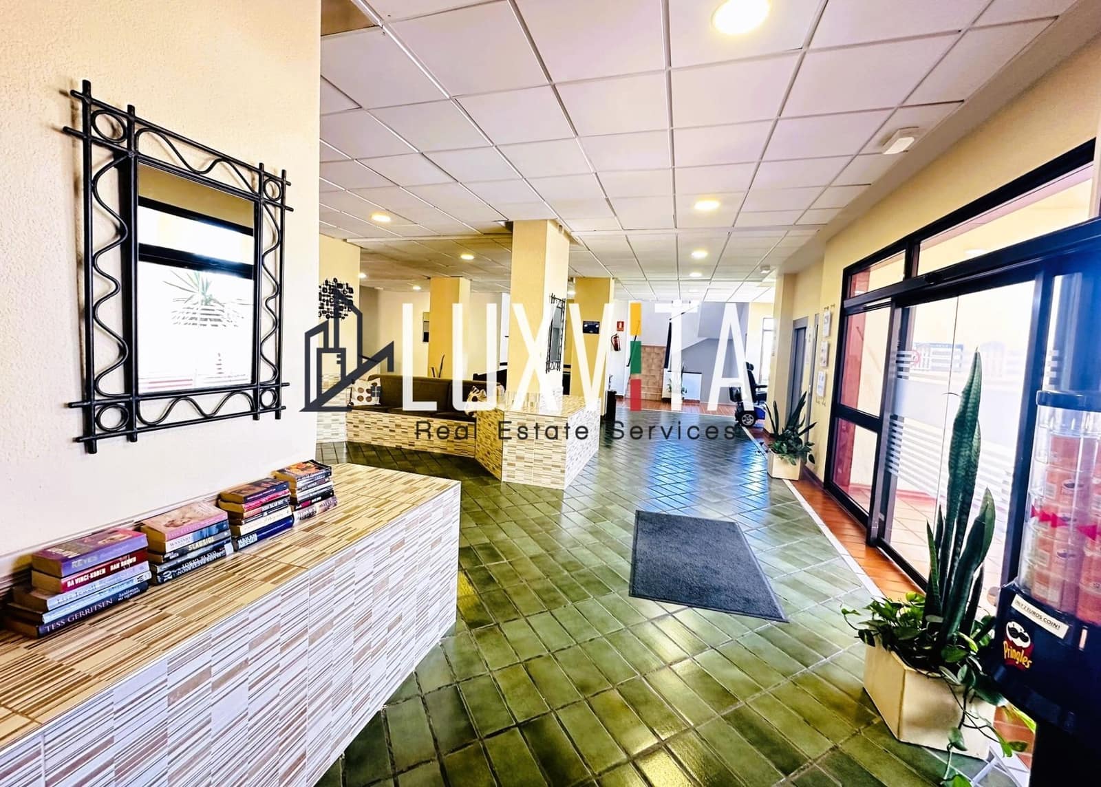 1 soverom Leilighet til salgs i Los Cristianos med svømmebasseng - € 290 000 (Ref: 8789654)