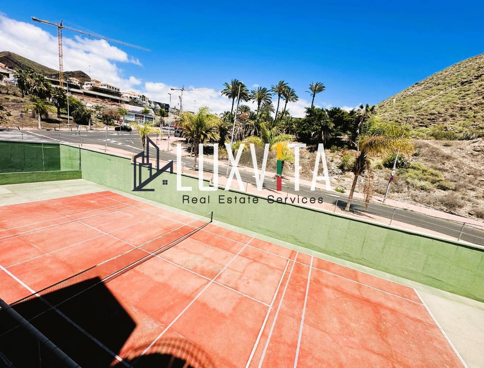 1 soverom Leilighet til salgs i Los Cristianos med svømmebasseng - € 290 000 (Ref: 8789654)