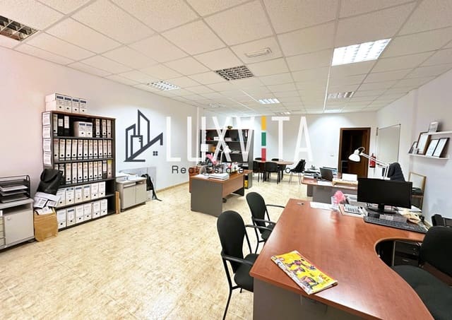 Kaupallinen myytävänä paikassa Granadilla de Abona - 145 000 € (Ref: 8802083)