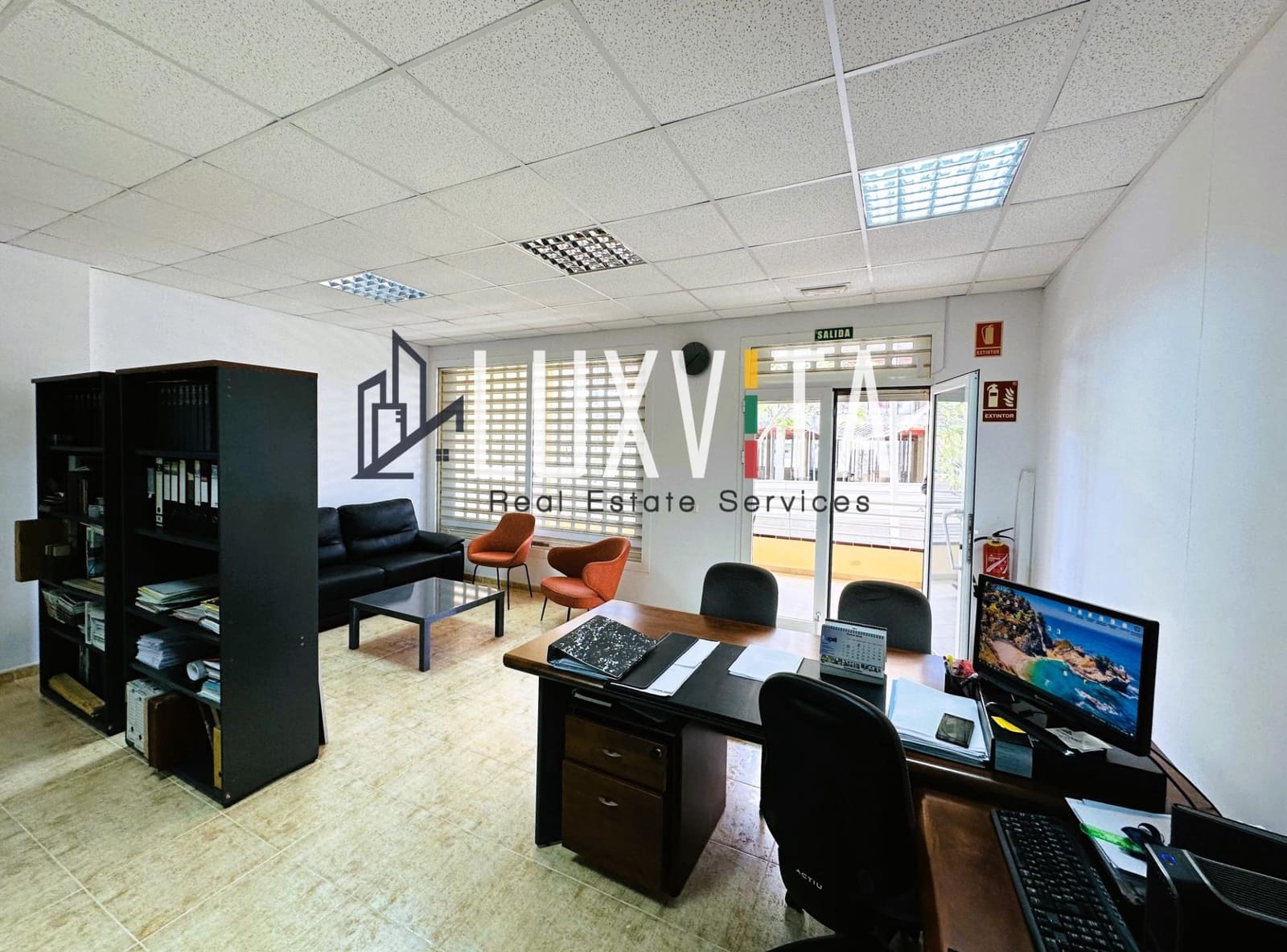 Erhverv til salg i Granadilla de Abona - € 145.000 (Ref: 8802083)