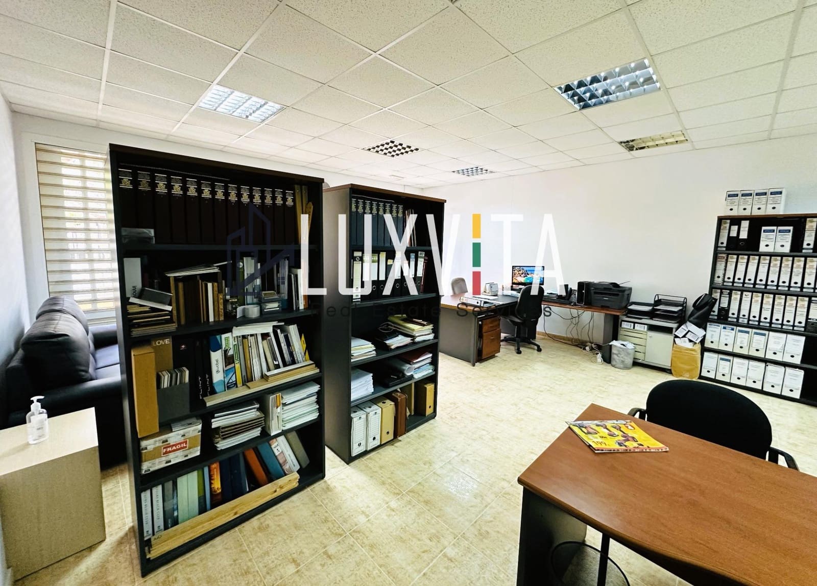 Erhverv til salg i Granadilla de Abona - € 145.000 (Ref: 8802083)