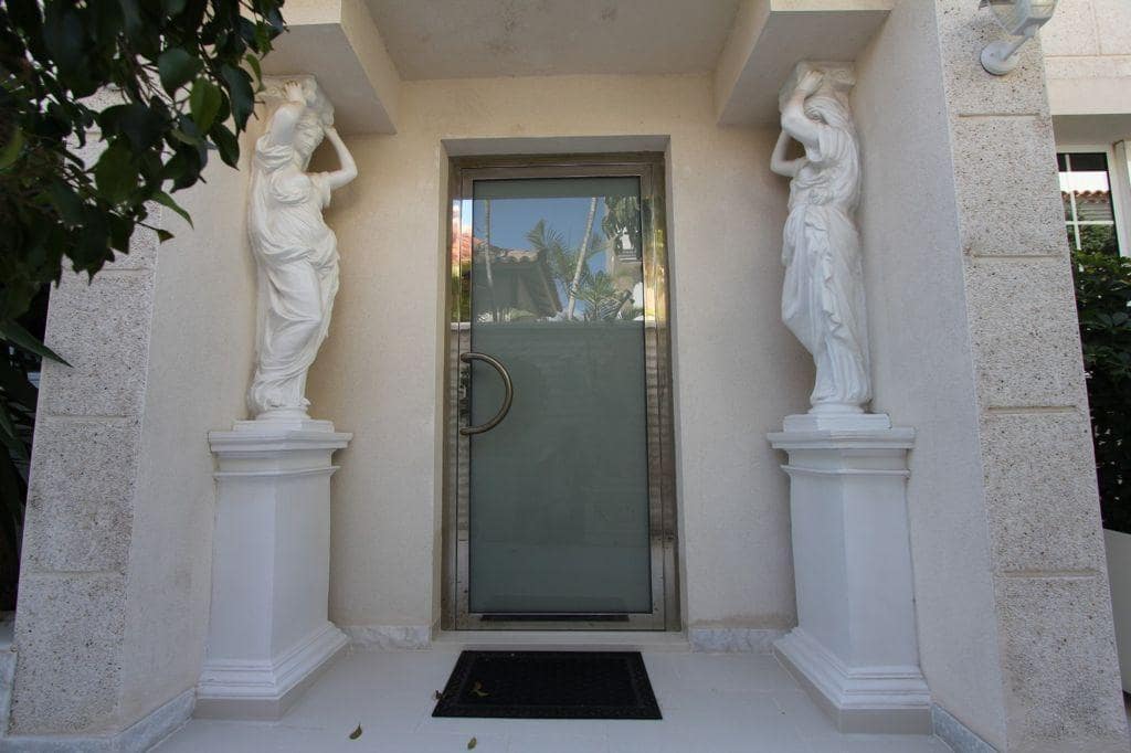 6 soveværelse Villa til salg i La Caleta Adeje med swimmingpool garage - € 4.500.000 (Ref: 8911326)