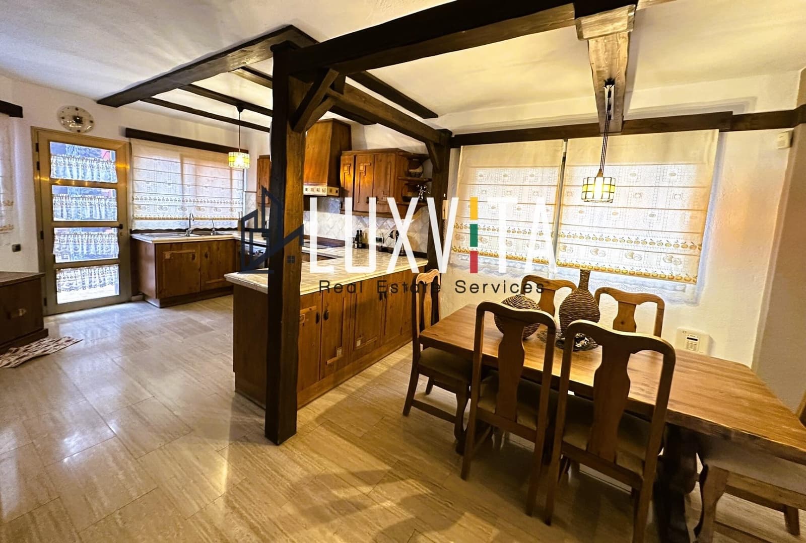 4 soveværelse Villa til salg i Costa Adeje med swimmingpool garage - € 3.000.000 (Ref: 9007802)