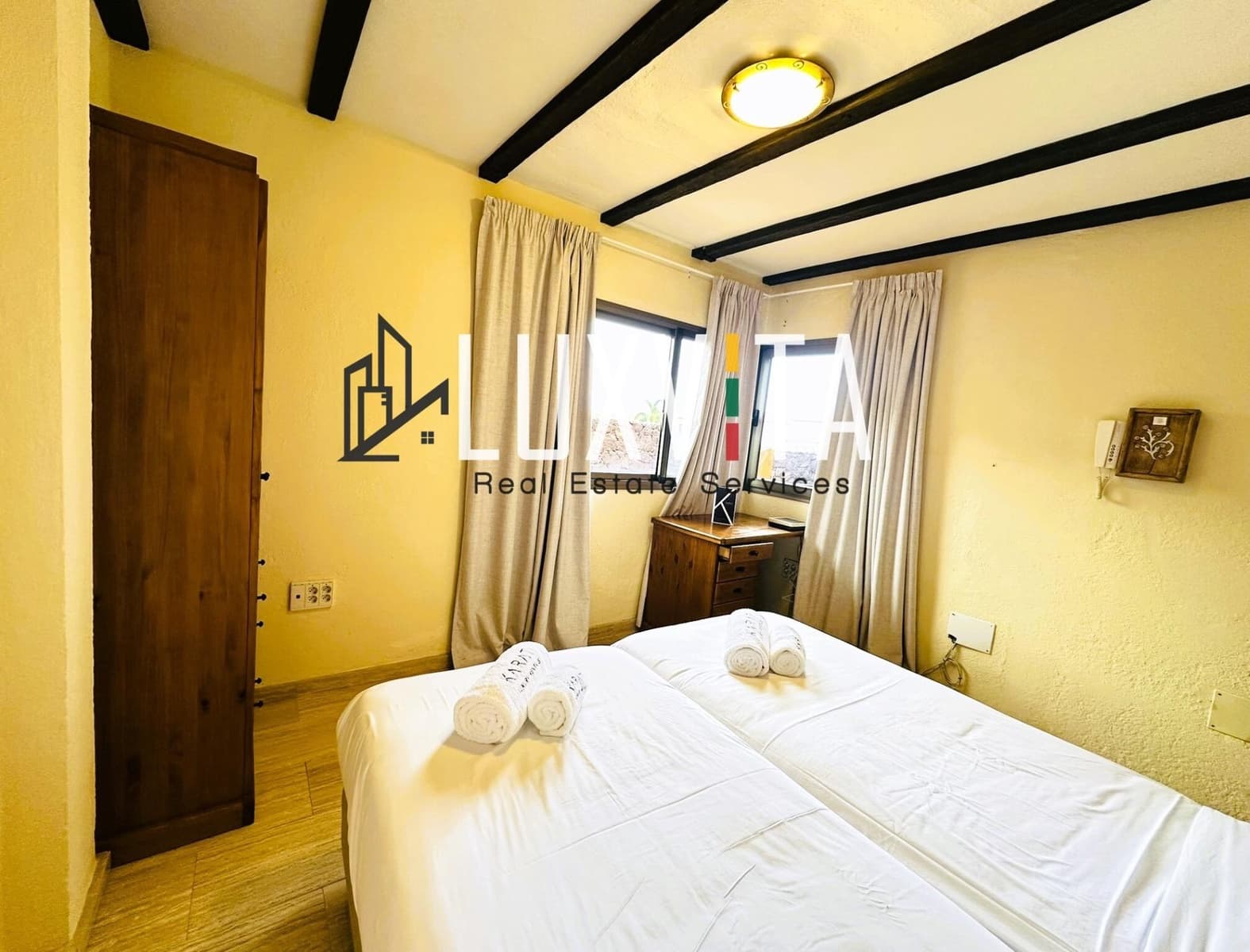 4 soveværelse Villa til salg i Costa Adeje med swimmingpool garage - € 3.000.000 (Ref: 9007802)