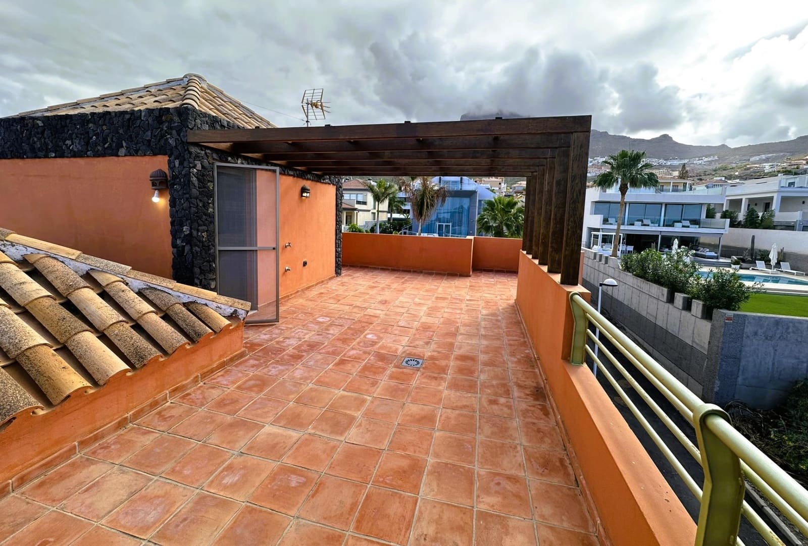 4 soveværelse Villa til salg i Costa Adeje med swimmingpool garage - € 3.000.000 (Ref: 9007802)