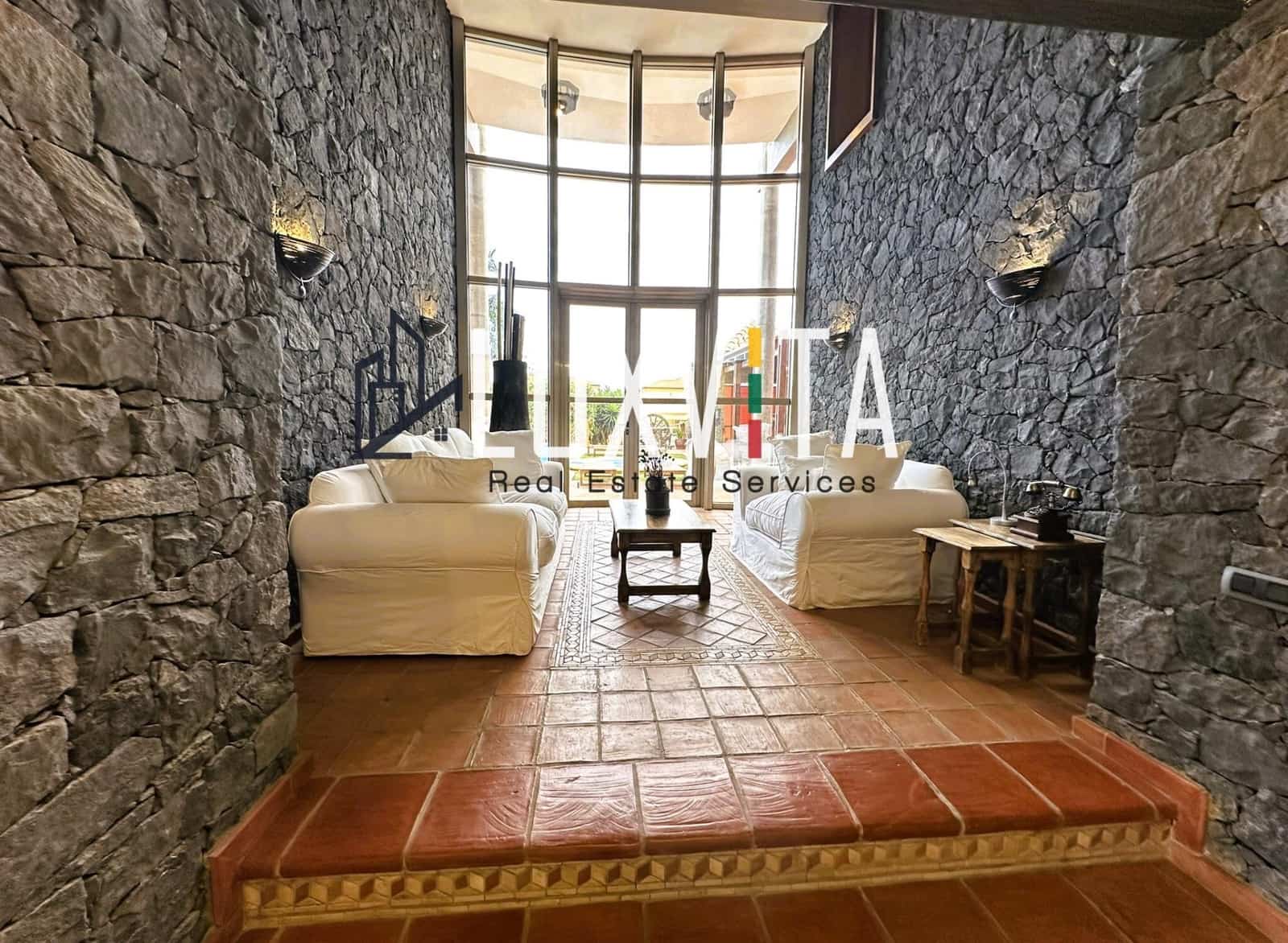 4 soveværelse Villa til salg i Costa Adeje med swimmingpool garage - € 3.000.000 (Ref: 9007802)