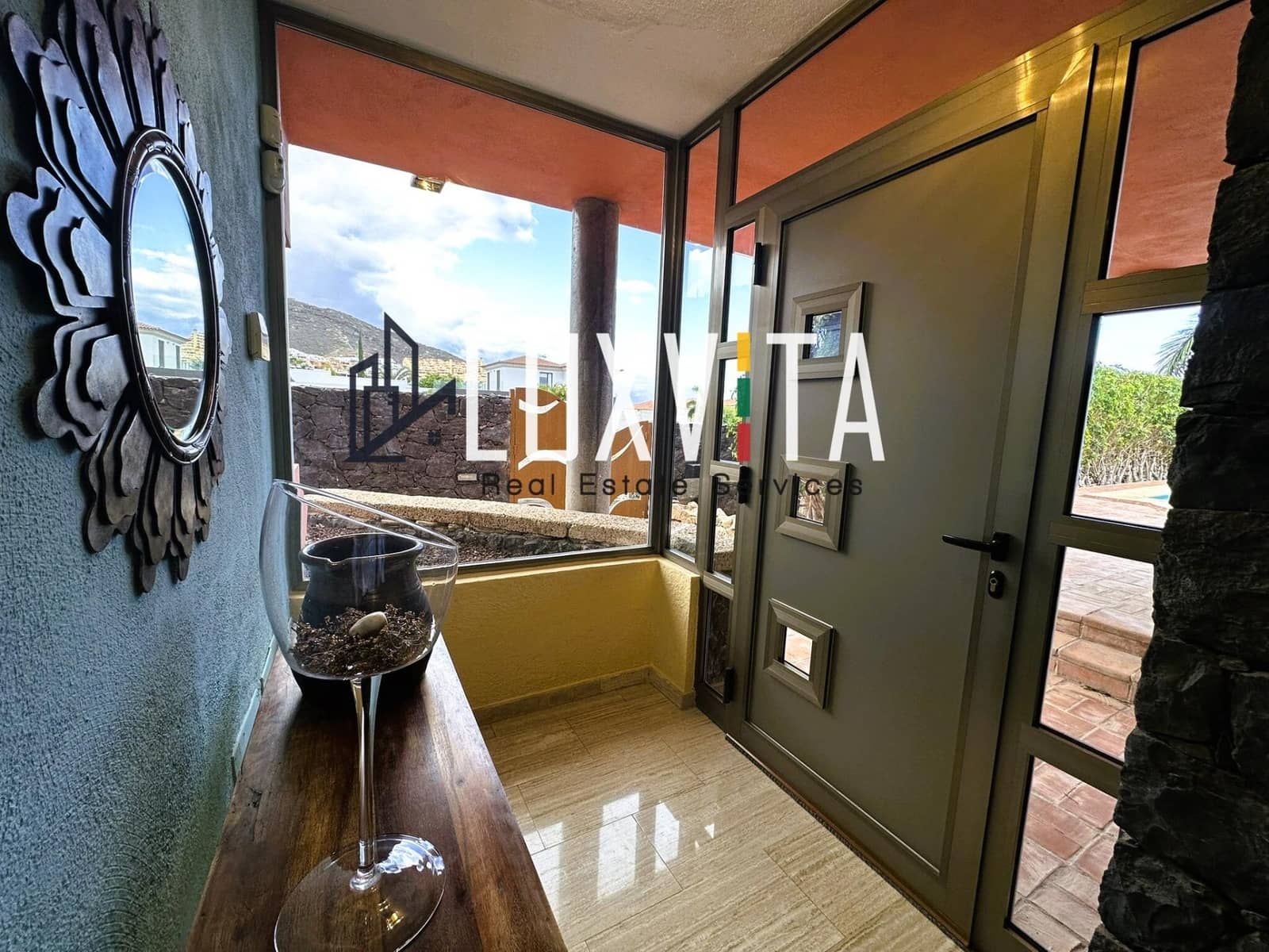 4 soveværelse Villa til salg i Costa Adeje med swimmingpool garage - € 3.000.000 (Ref: 9007802)