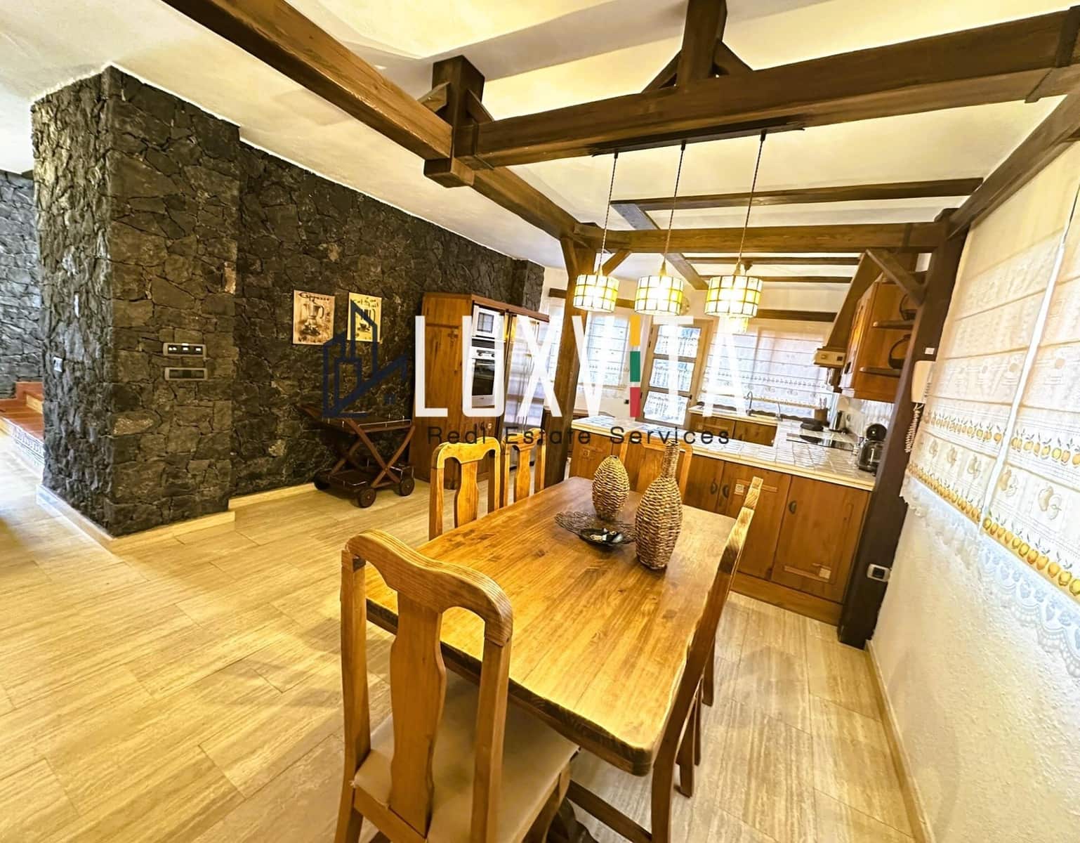 4 soveværelse Villa til salg i Costa Adeje med swimmingpool garage - € 3.000.000 (Ref: 9007802)