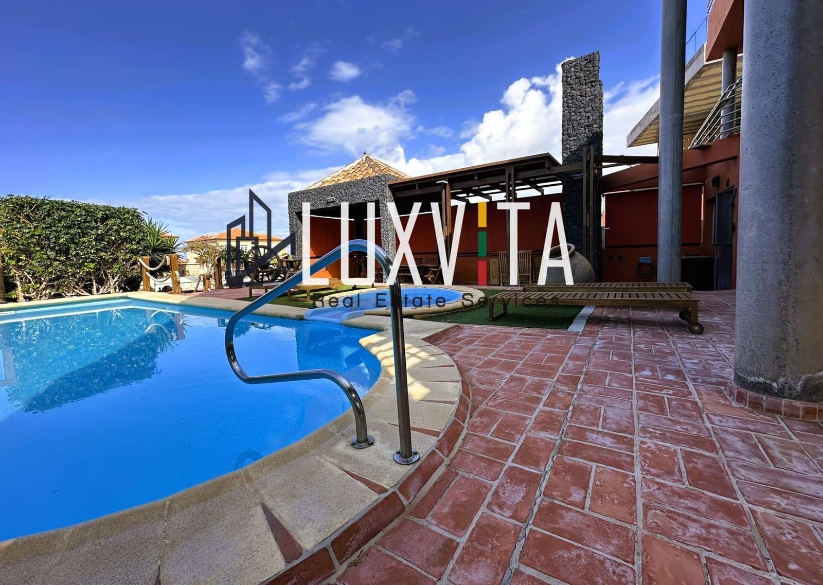 4 soveværelse Villa til salg i Costa Adeje med swimmingpool garage - € 3.000.000 (Ref: 9007802)