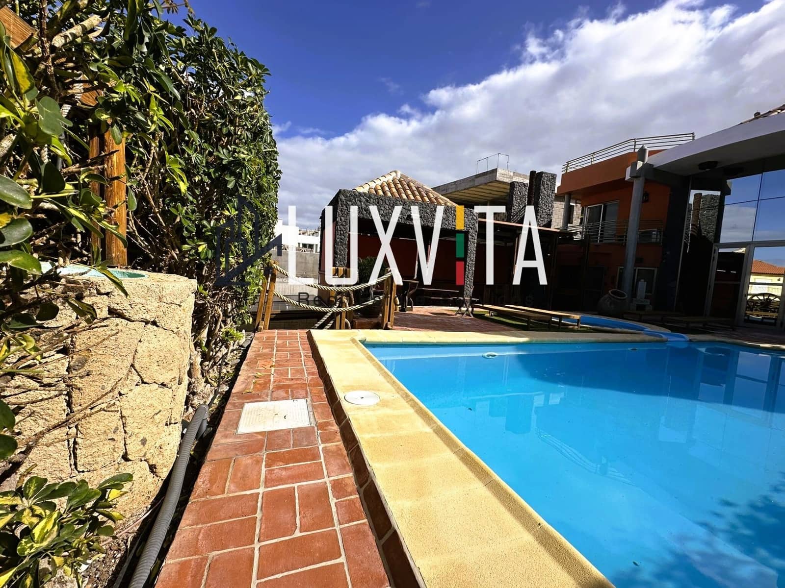 4 soveværelse Villa til salg i Costa Adeje med swimmingpool garage - € 3.000.000 (Ref: 9007802)