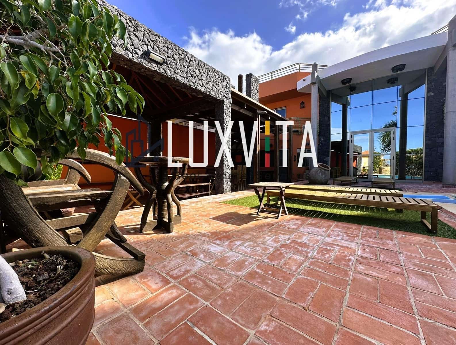 4 soveværelse Villa til salg i Costa Adeje med swimmingpool garage - € 3.000.000 (Ref: 9007802)