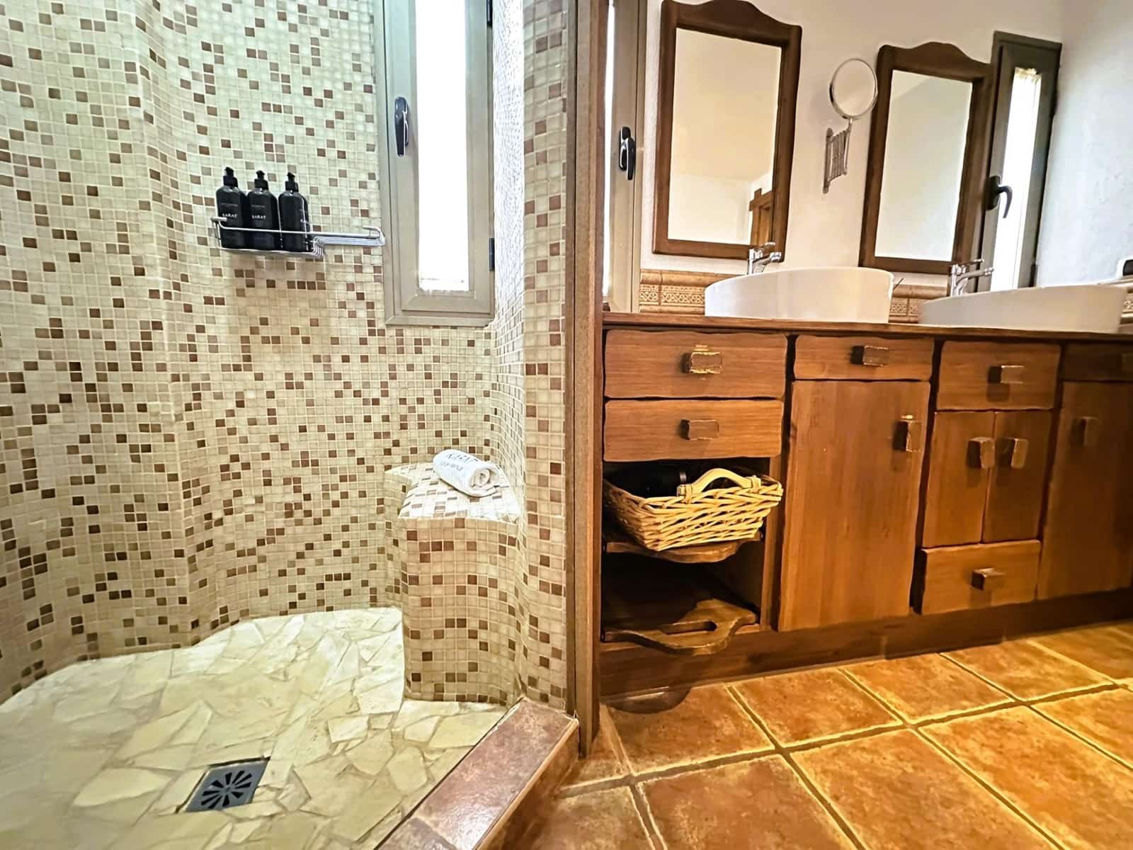 4 soveværelse Villa til salg i Costa Adeje med swimmingpool garage - € 3.000.000 (Ref: 9007802)